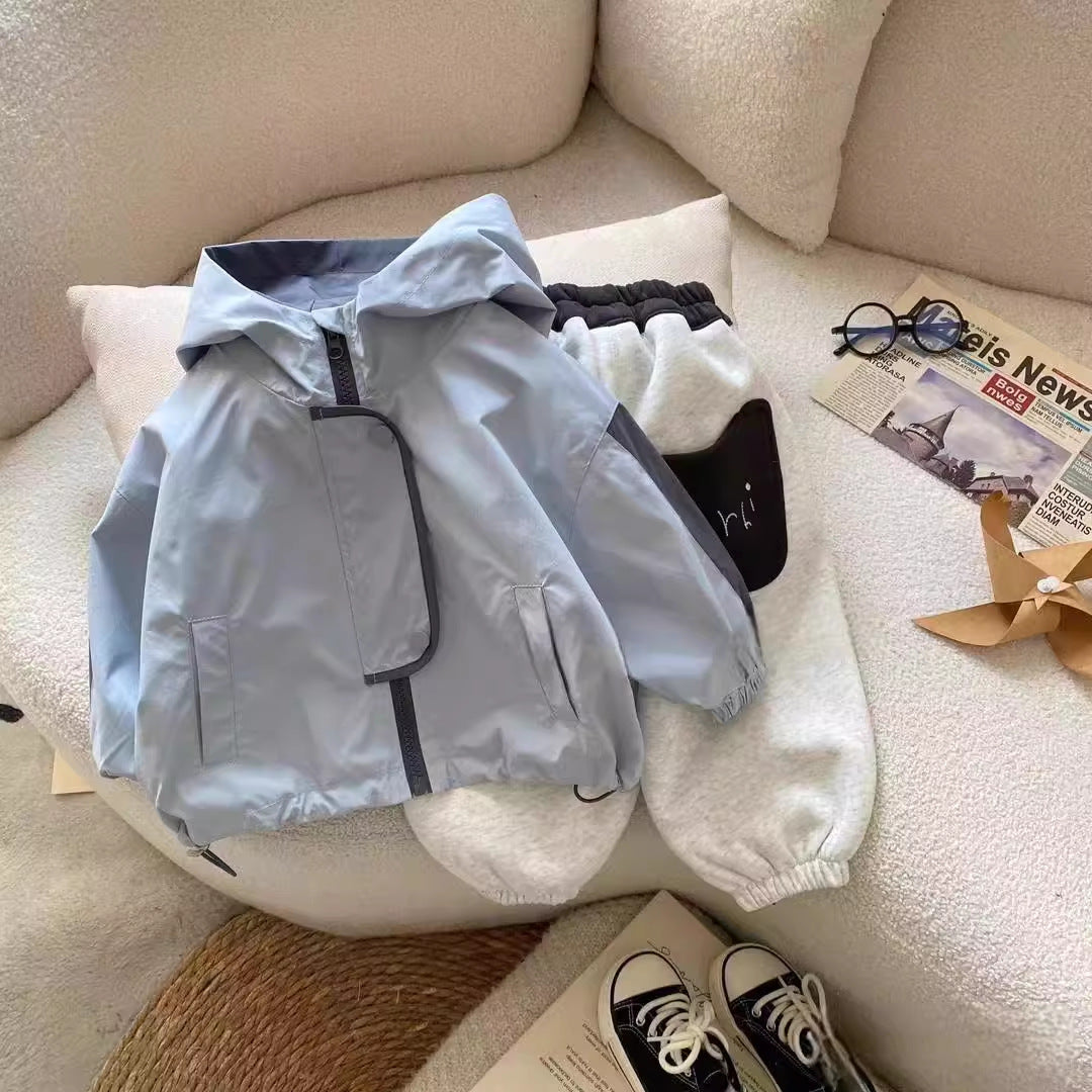 Chaqueta infantil con capucha y dibujos