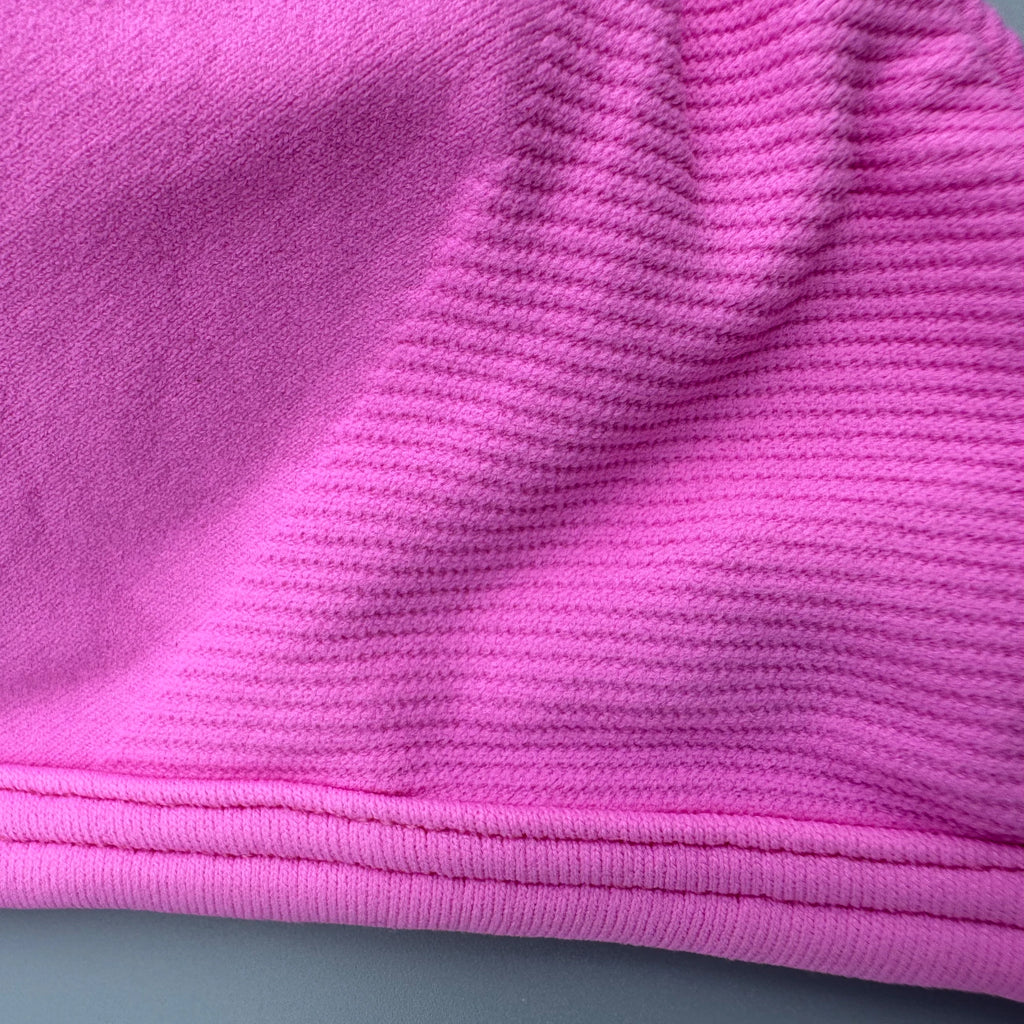 Conjunto deportivo sin costuras: top halter y short