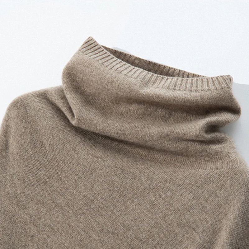 Poncho de punto con cuello alto