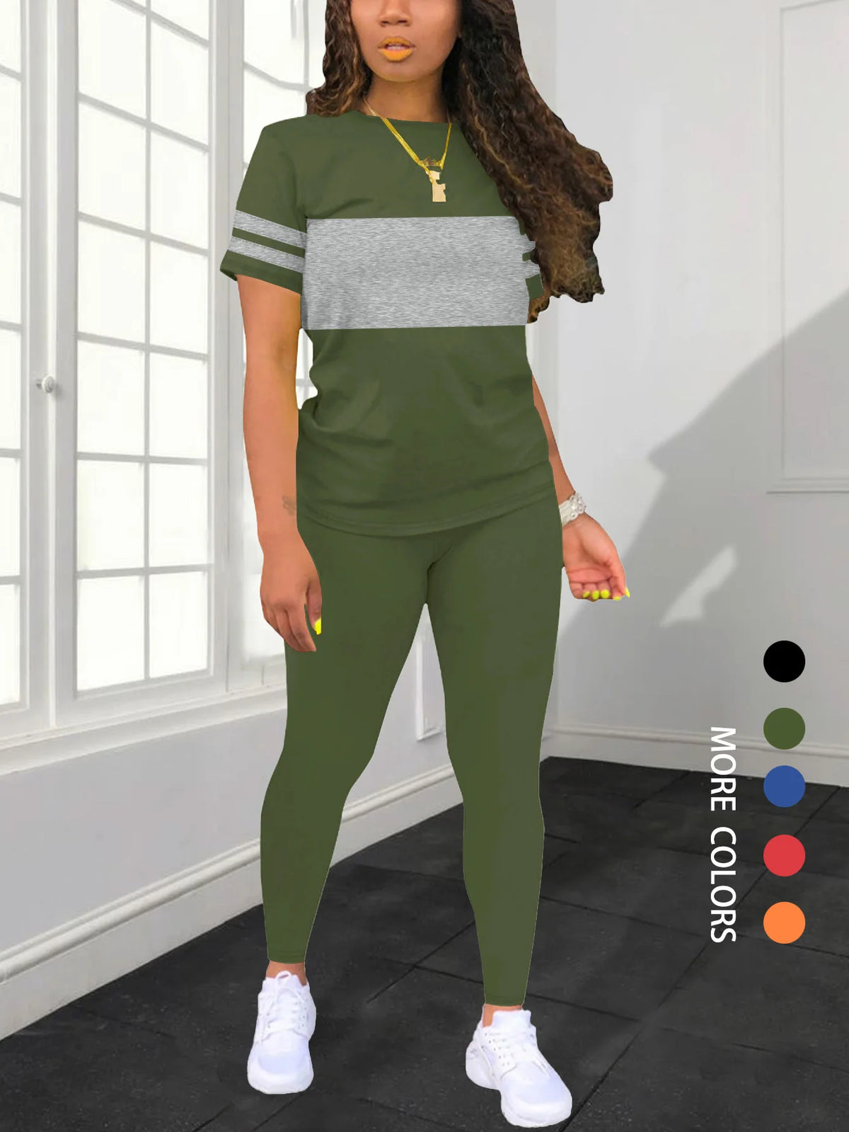 Conjunto casual de camiseta y pantalón bicolor