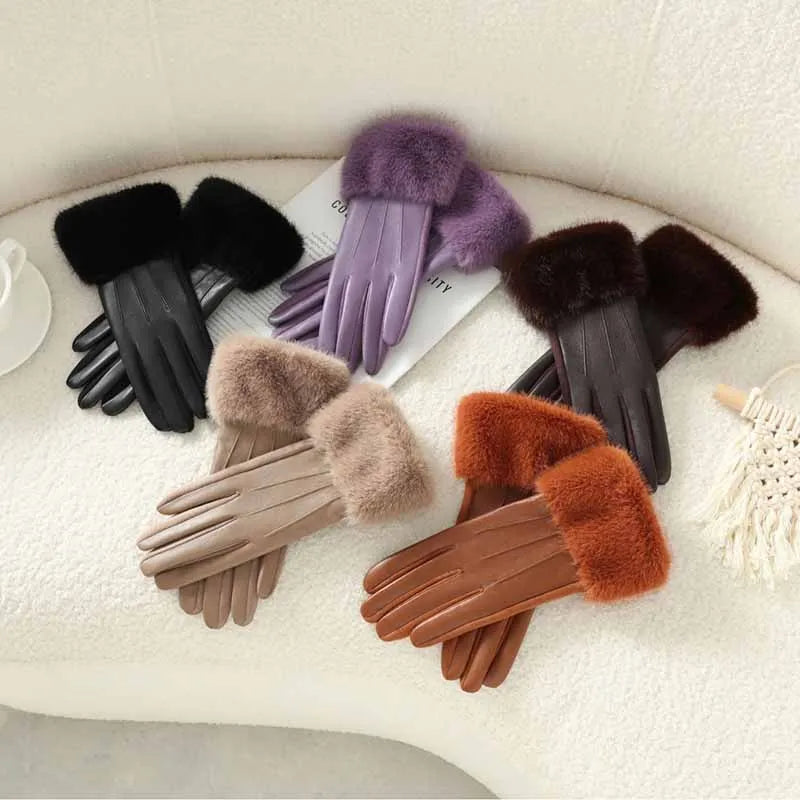 Guantes elegantes de polipiel con pelo