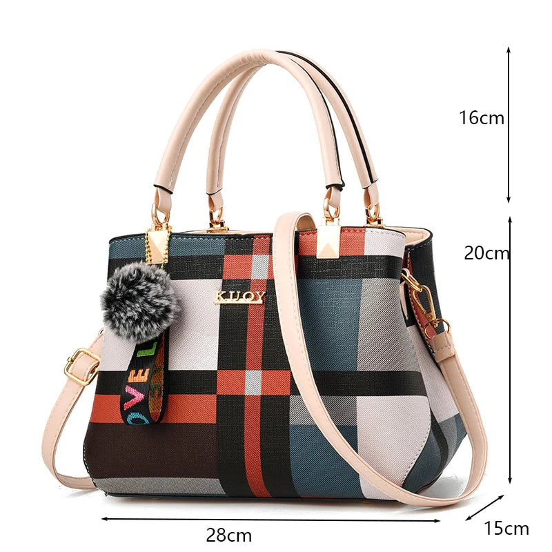 Bolso tote con letras en relieve