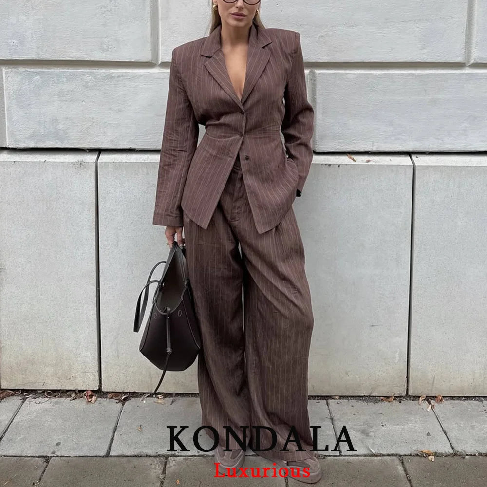 Traje de blazer y pantalón ancho de rayas (2 piezas)
