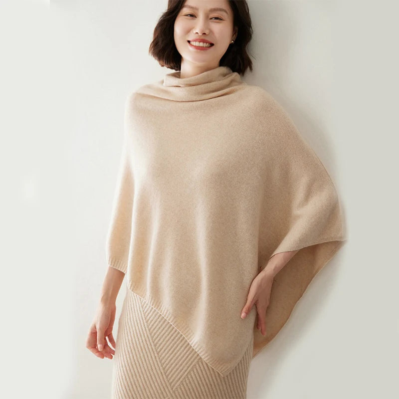Poncho de punto con cuello alto