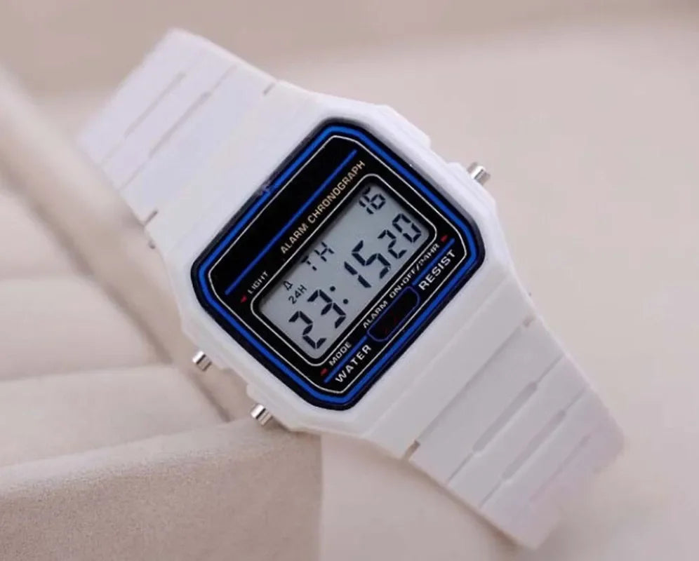 Reloj digital LED deportivo de esfera cuadrada