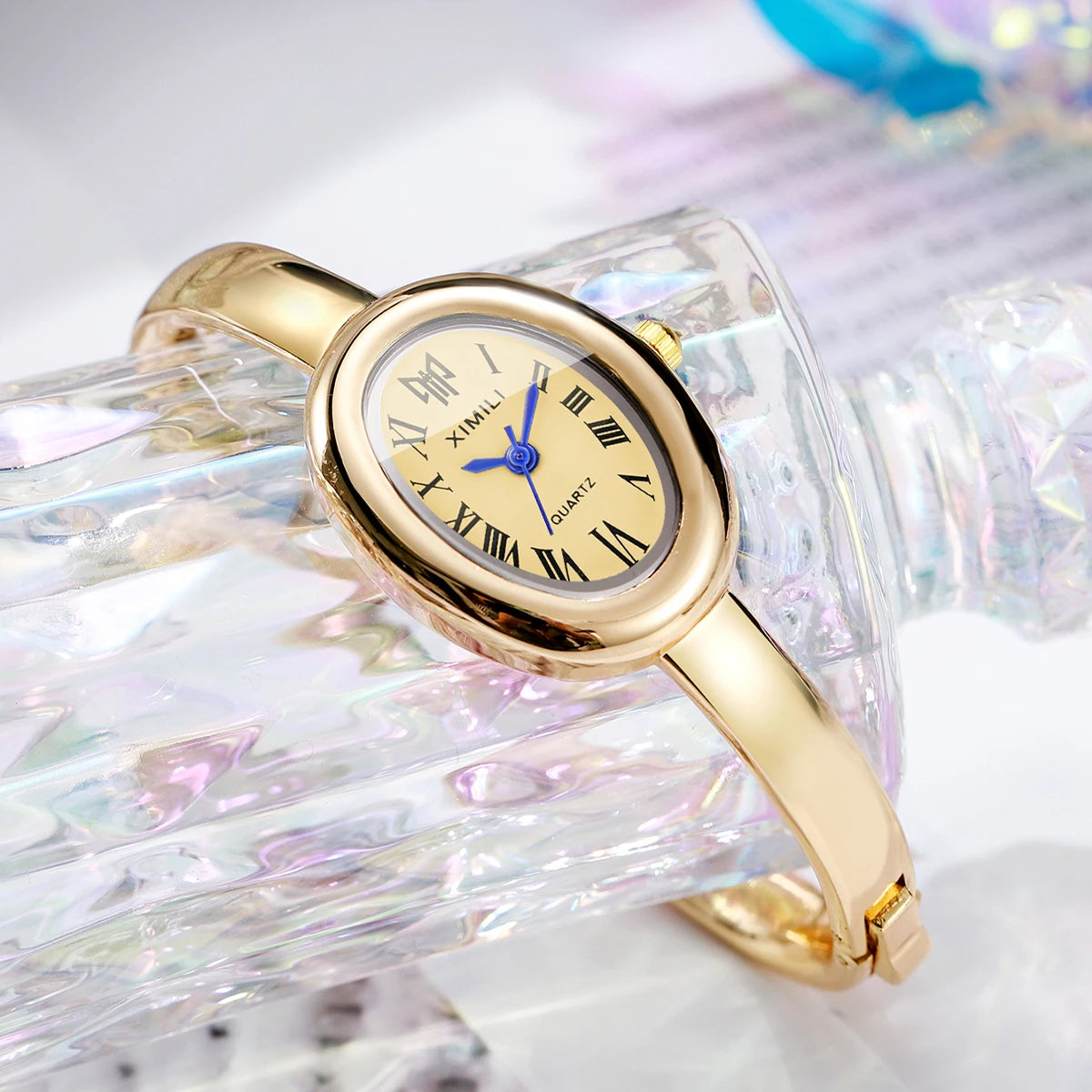 Reloj ovalado con números romanos para mujer