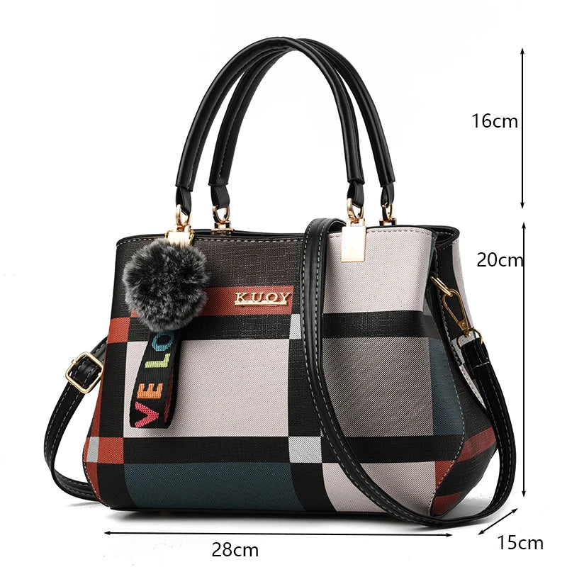 Bolso tote con letras en relieve
