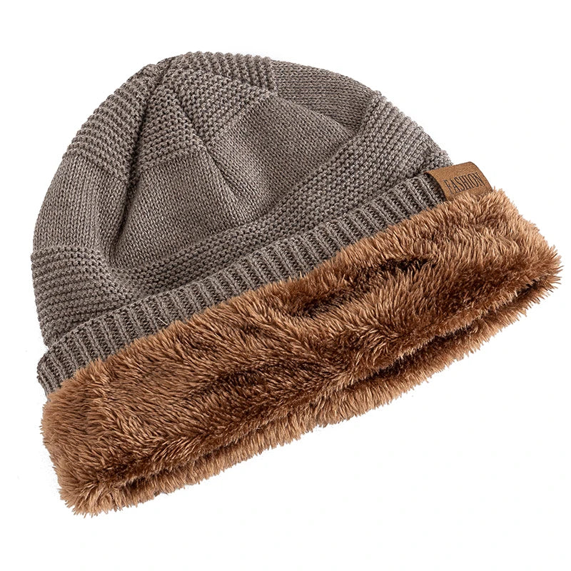 Gorro de punto holgado con forro de pelo