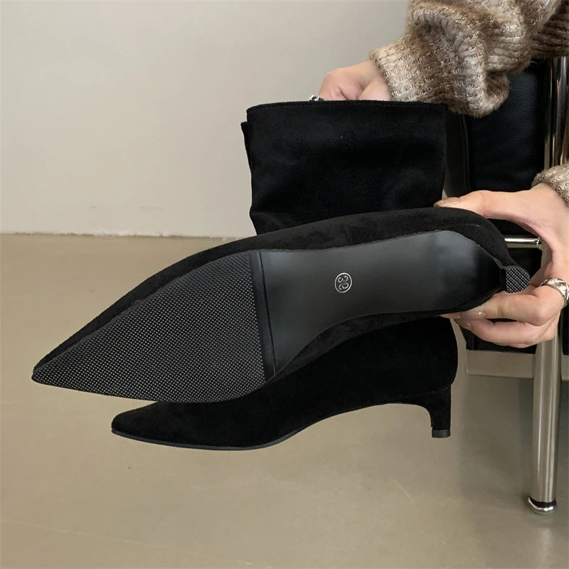 Botines de punta con tacón medio estilo vintage