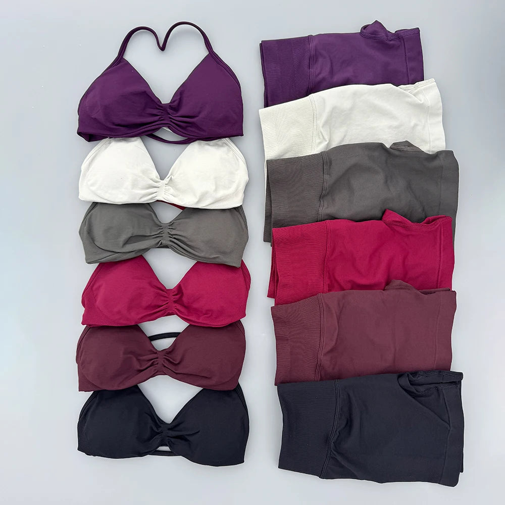 Conjunto deportivo sin costuras: top halter y short