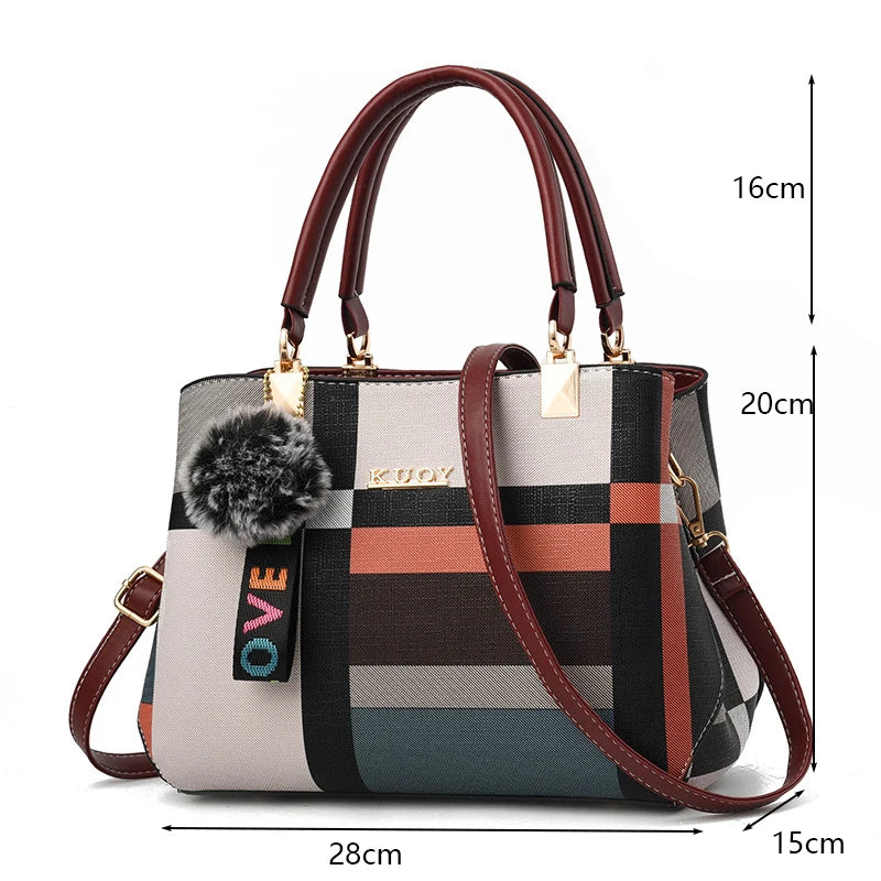 Bolso tote con letras en relieve