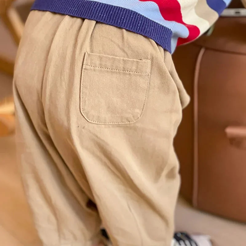 Pantalón infantil tobillero con bolsillos