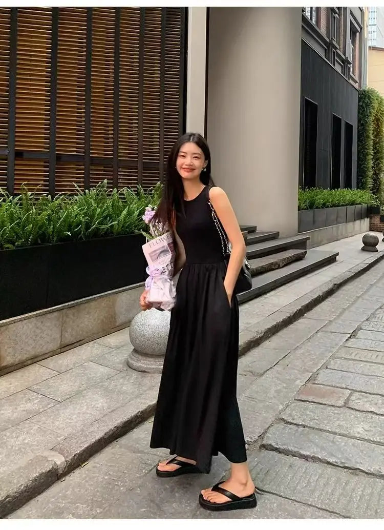 Vestido midi negro sin mangas estilo vintage