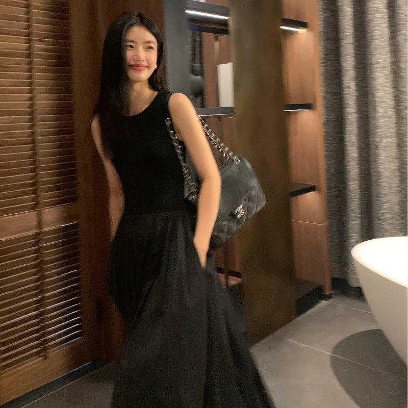 Vestido midi negro sin mangas estilo vintage