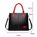 Bolso tote con letras en relieve