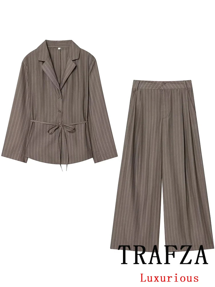 Traje de blazer y pantalón ancho de rayas (2 piezas)