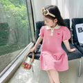 Vestido infantil a rayas con cuello camisero