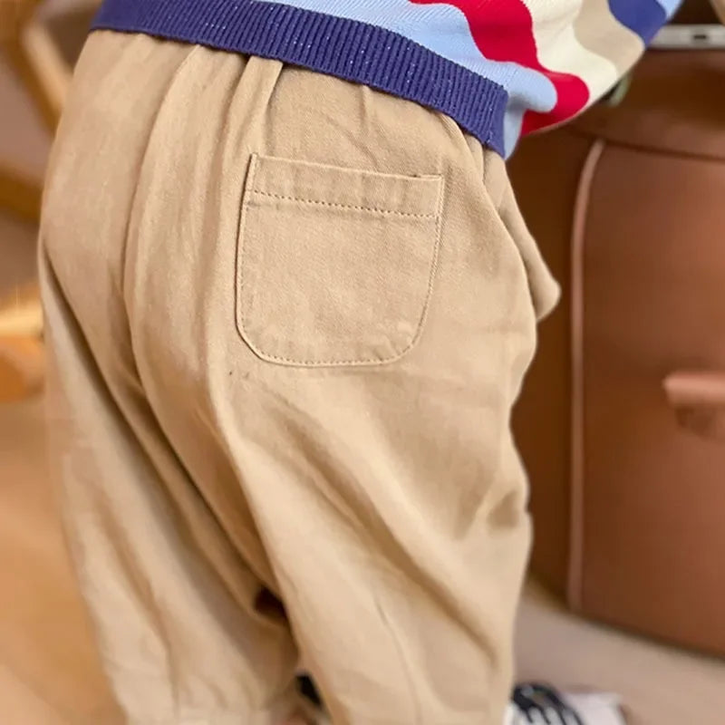 Pantalón infantil tobillero con bolsillos
