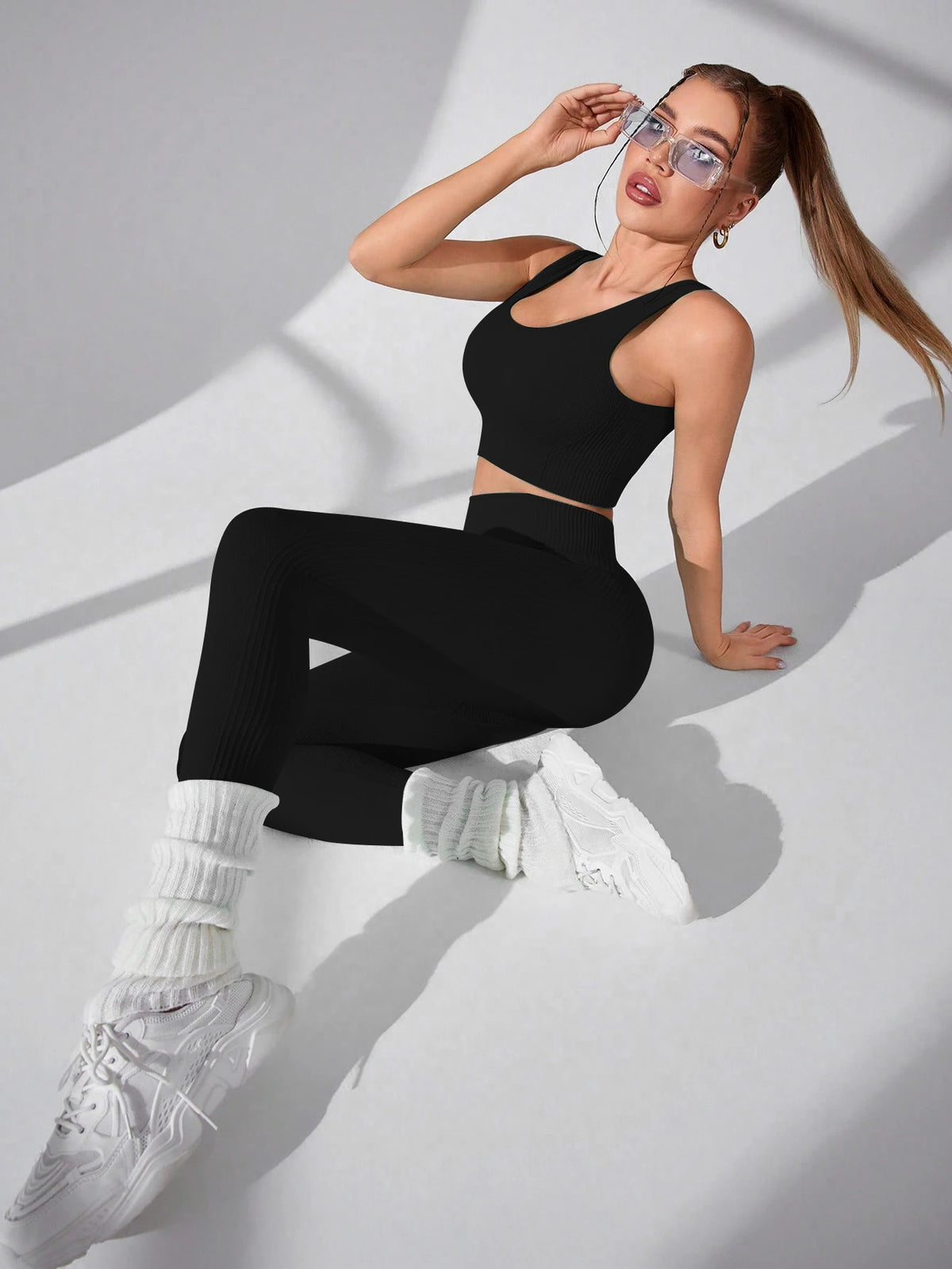 Conjunto deportivo mujer: leggings sin costuras y top cruzado