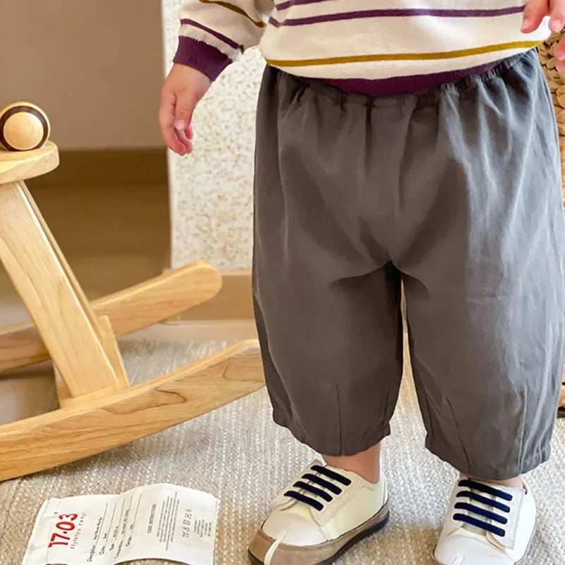 Pantalón infantil tobillero con bolsillos