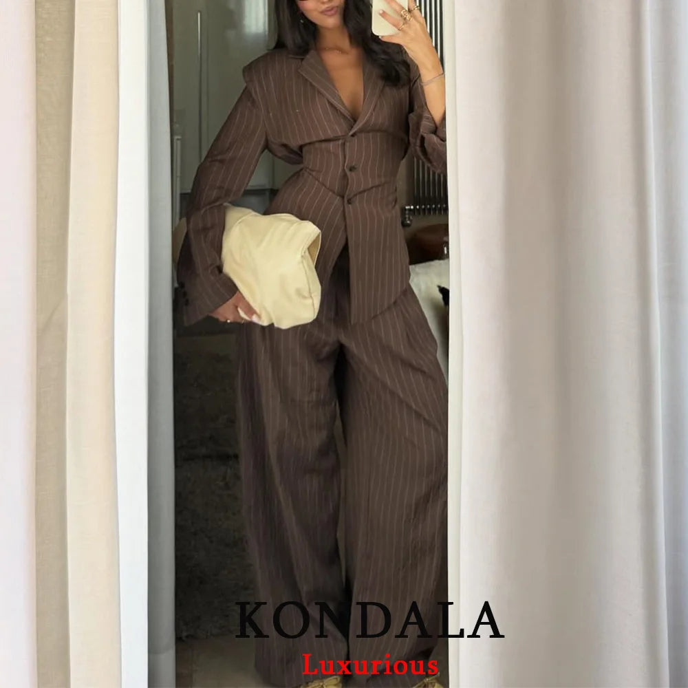 Traje de blazer y pantalón ancho de rayas (2 piezas)