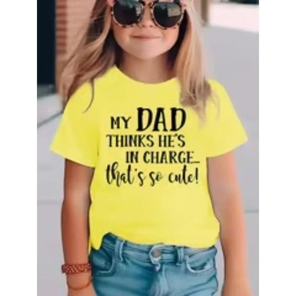 Camiseta infantil de manga corta con letras