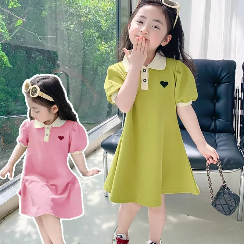 Vestido infantil a rayas con cuello camisero