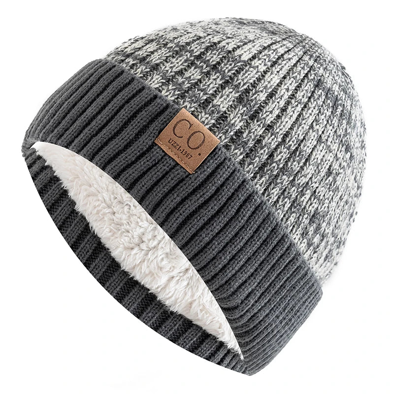 Gorro de punto bicolor con forro de pelo