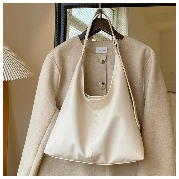 Bolso hobo de piel sintética suave