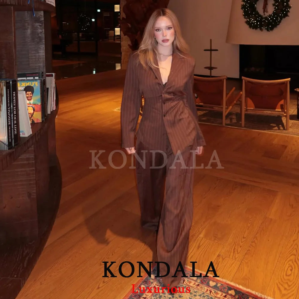 Traje de blazer y pantalón ancho de rayas (2 piezas)
