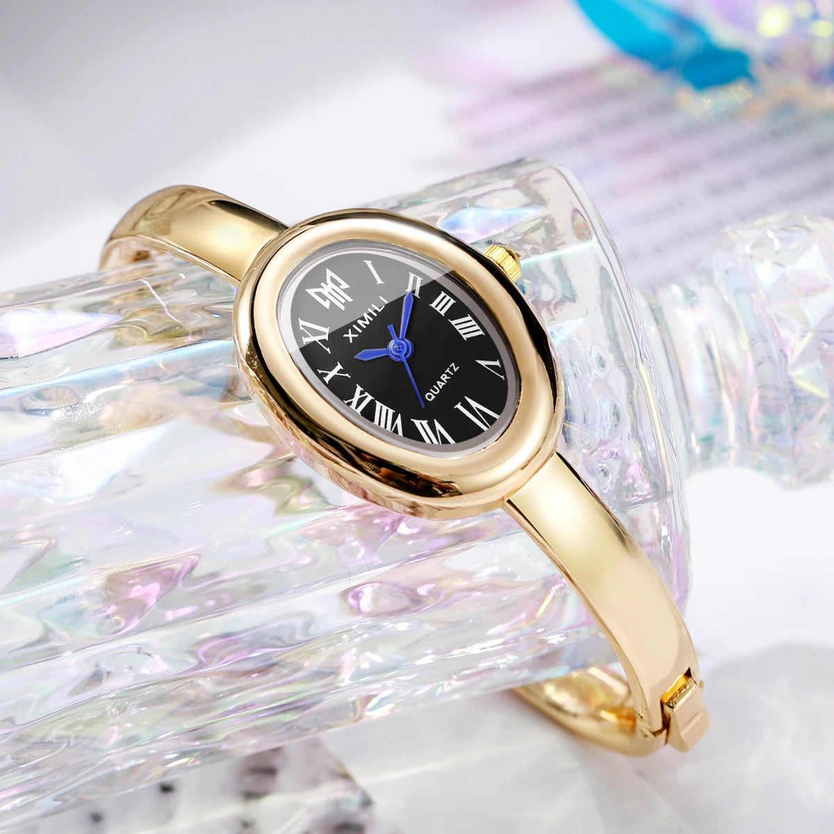 Reloj ovalado con números romanos para mujer
