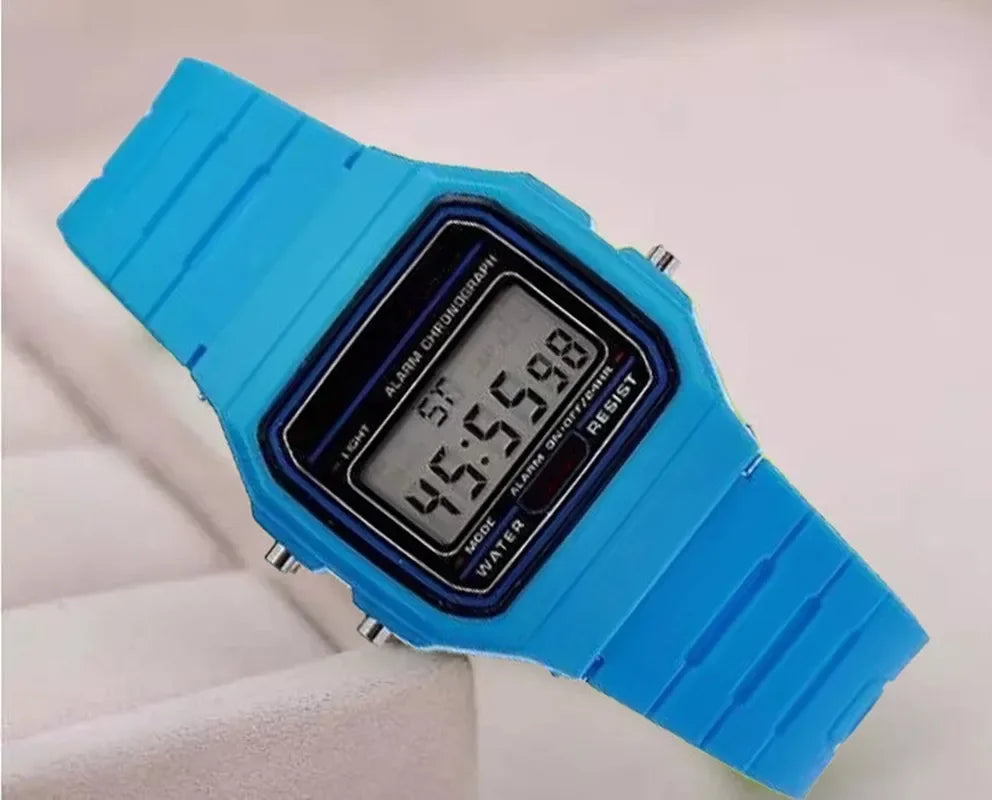 Reloj digital LED deportivo de esfera cuadrada