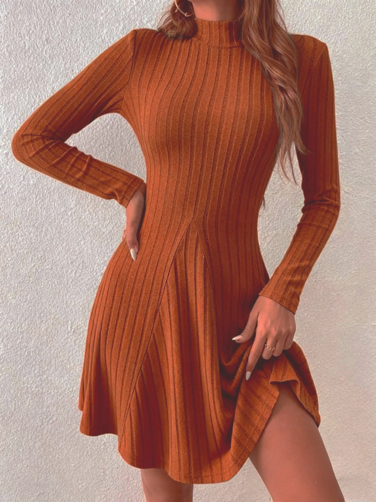 Vestido de punto entallado con falda evasé