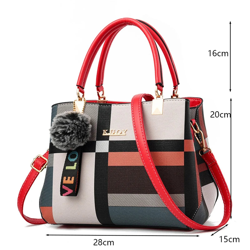 Bolso tote con letras en relieve