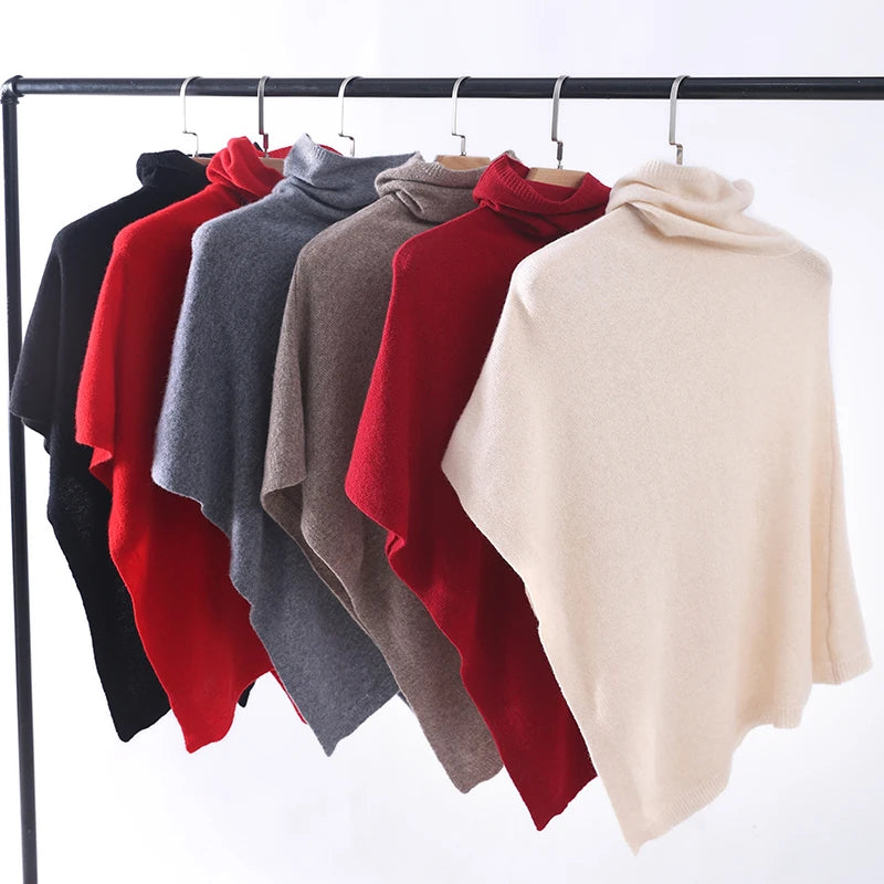 Poncho de punto con cuello alto