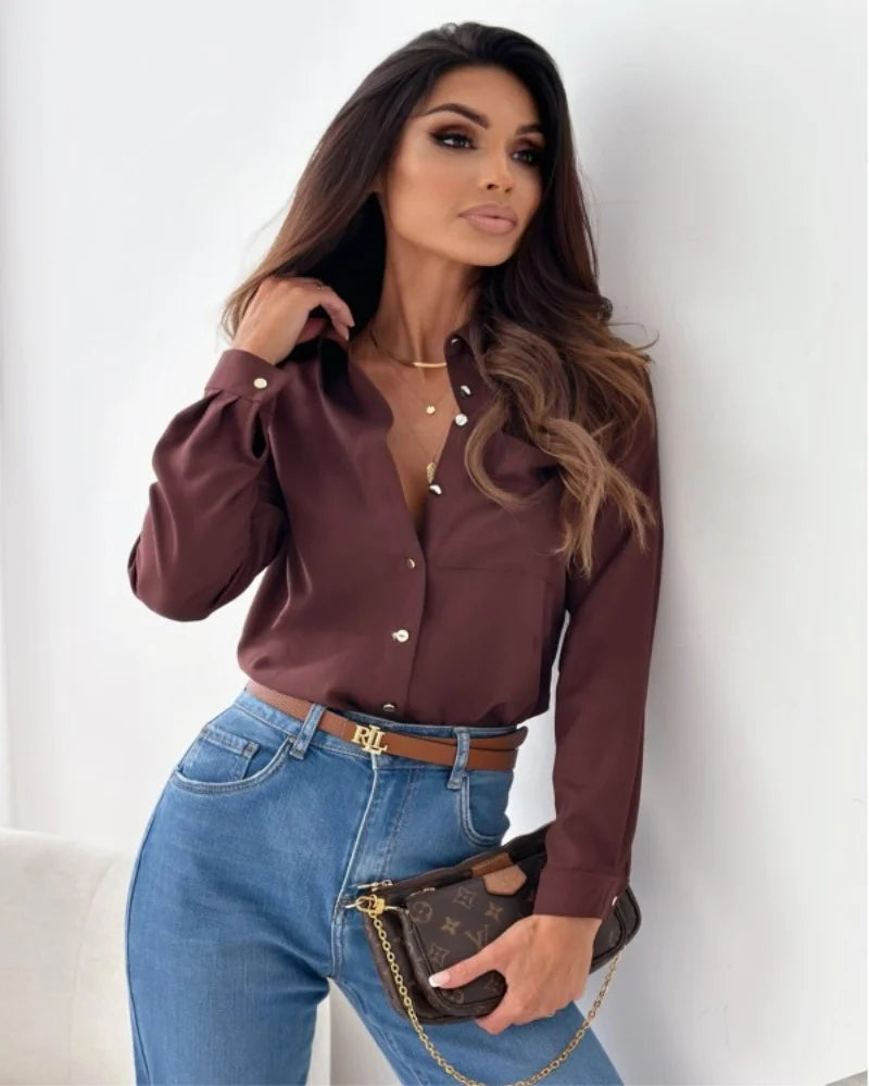 Blusa elegante de gasa con cuello en V