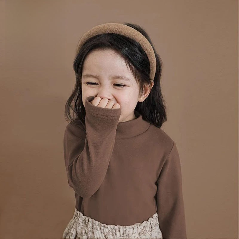 Camiseta infantil de cuello medio alto