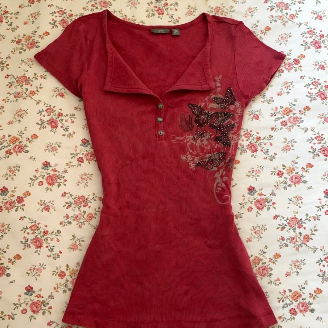 Camiseta con cuello pico y estampado abstracto